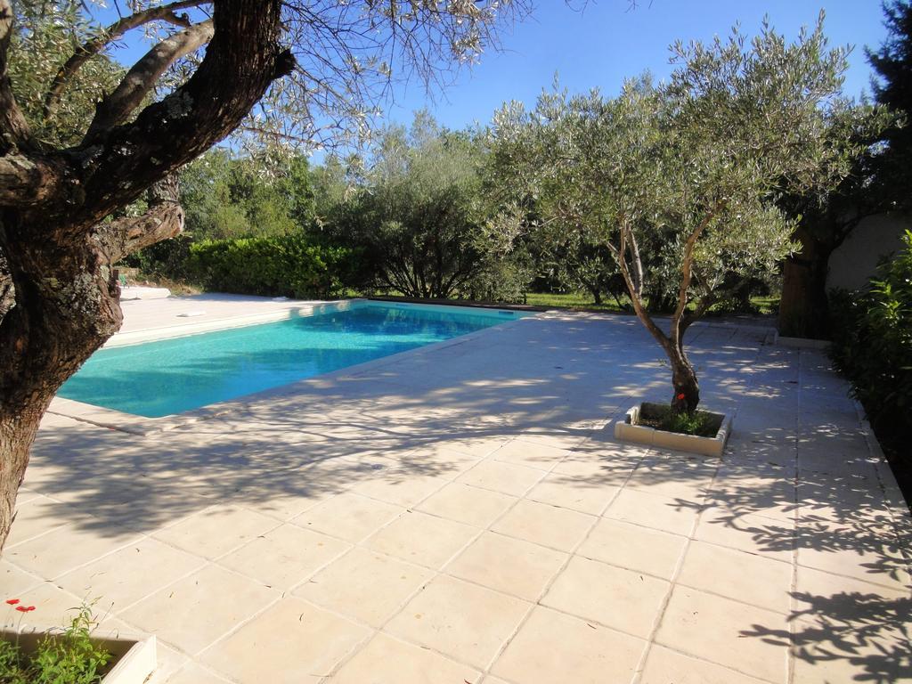Les Olives Lägenhet Uzès Exteriör bild